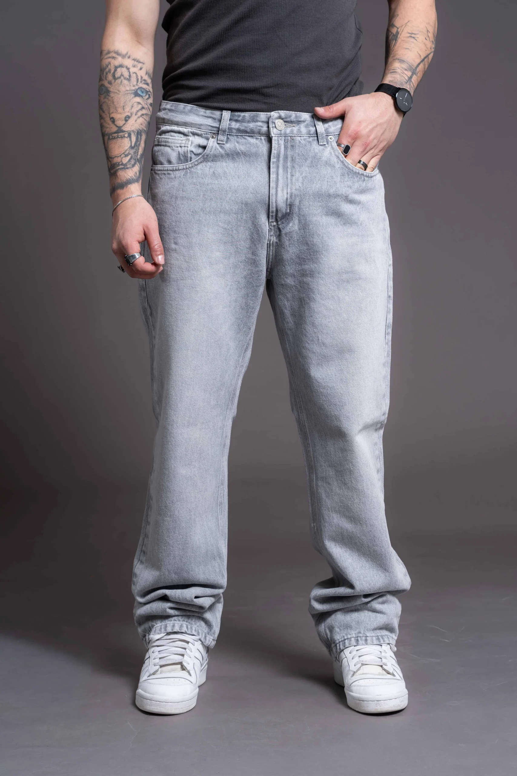Alternative view of Relaxed Grey Frost